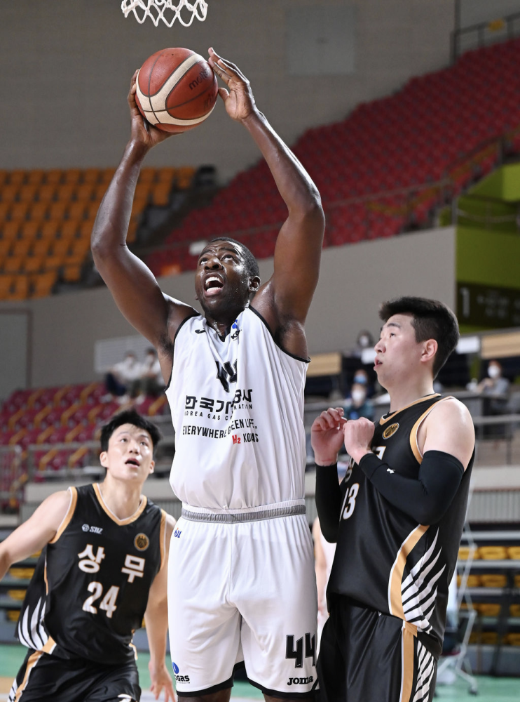 爱游戏官方网站-包含重磅！上海久事今夜止住颓势今夜国际米兰备战CBA常规赛，今晨奥兰多魔术扳平良机的词条