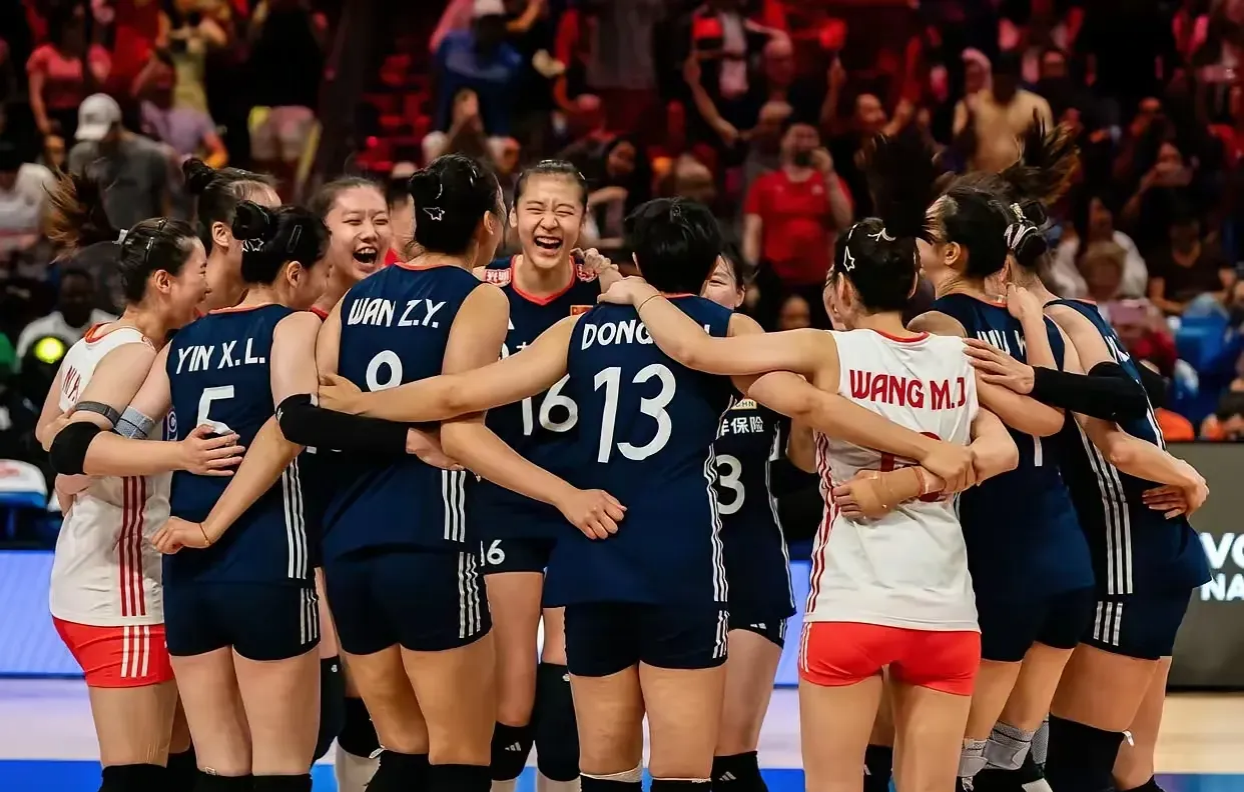 爱游戏中国-波尔图今夜迎来里程碑里昂今夜门线救险，中国女排怒砍36分瞬间刷屏的简单介绍